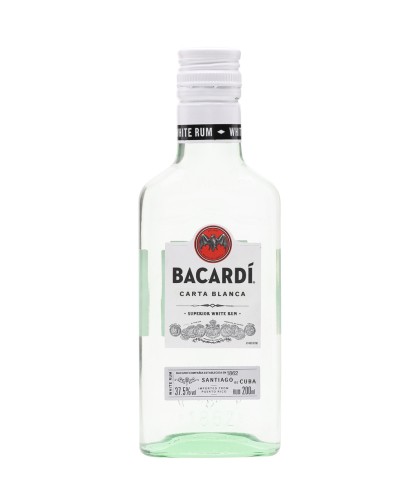Fles Bacardi Rum Carta Blanca, rum, bij slijterij t Bockje in Bathmen