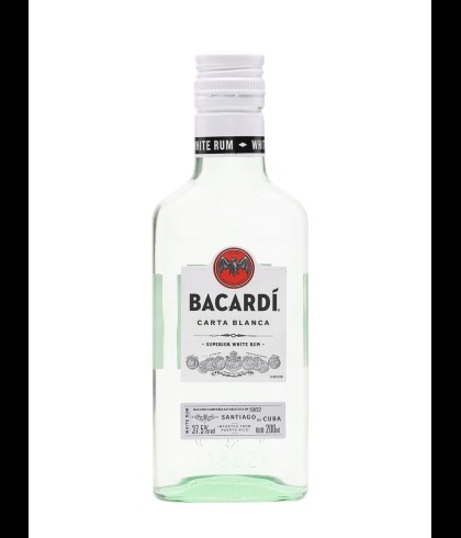 Fles Bacardi Rum Carta Blanca, rum, bij slijterij t Bockje in Bathmen