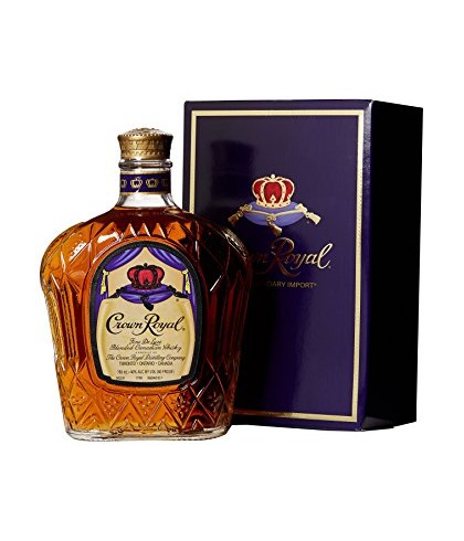 Fles Crown Royal Canadian, whisky, op voorraad bij slijterij t Bockje in Bathmen