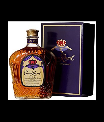 Fles Crown Royal Canadian, whisky, op voorraad bij slijterij t Bockje in Bathmen