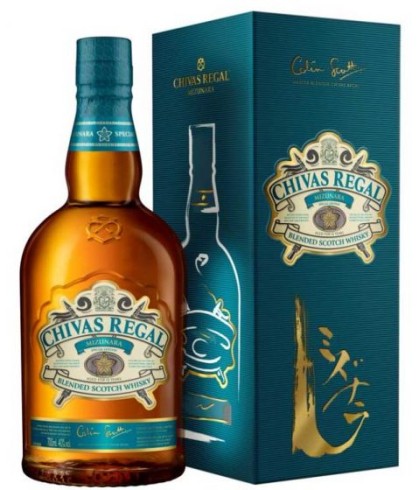 Fles Chivas Regal Mizunara, single malt whisky, op voorraad bij slijterij t Bockje in Bathmen