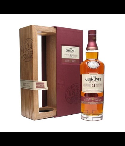 Fles The Glenlivet Archive 21 Years Old, single malt whisky, op voorraad bij slijterij t Bockje in Bathmen