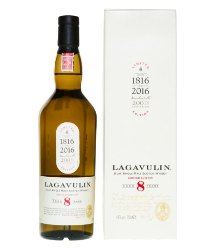 Fles Lagavulin 8 Years Old Limited Edition 200th Anniversary, single malt whisky uit Islay in Schotland, 48%, bij slijterij ’t Bockje in Bathmen