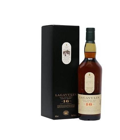 Fles Islay single malt van Lagavulin, op voorraad bij slijterij t Bockje in Bathmen