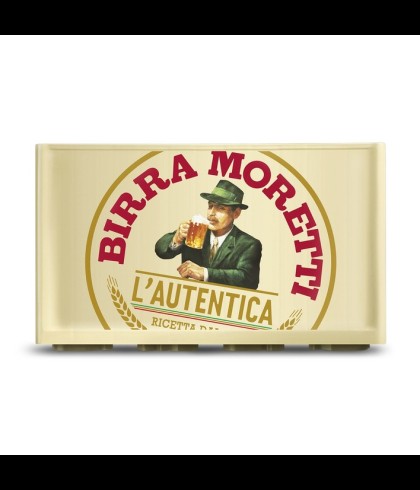 Krat Birra Moretti met 24 flesjes van 30 centiliter, Italiaans bier, op voorraad bij slijterij t Bockje in Bathmen
