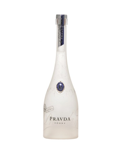Fles Pravda Vodka, wodka, op voorraad bij slijterij t Bockje in Bathmen