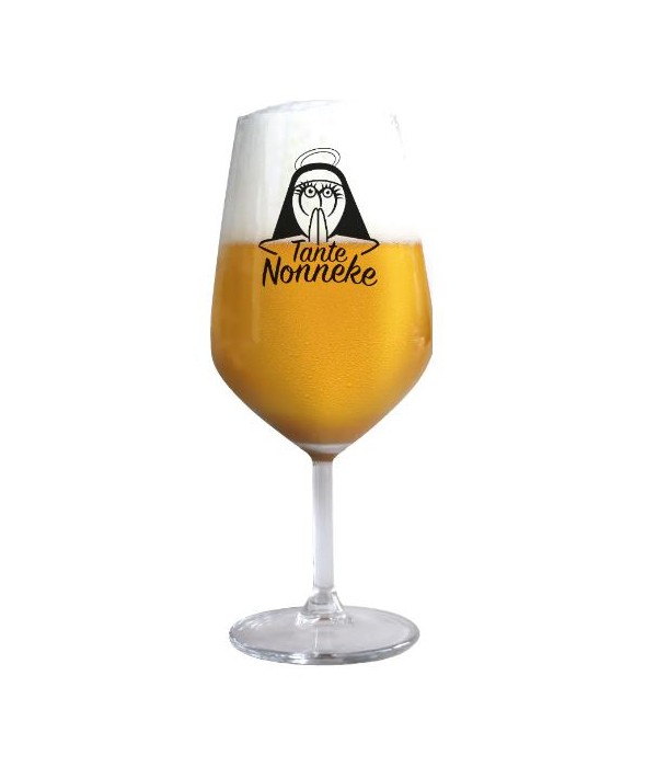 Tante Nonneke Bierglas op Voet bij t Bockje in Bathmen