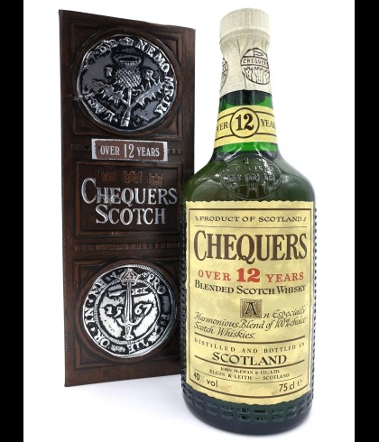 Fles Chequers Over 12 Years Old Blended Scotch, whisky, op voorraad bij slijterij t Bockje in Bathmen
