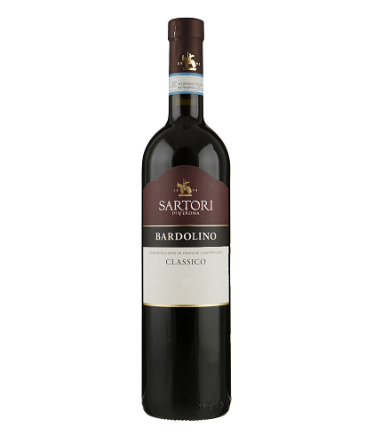 Fles Sartori Bardolino Classico DOC, wijn op voorraad bij slijterij t Bockje in Bathmen