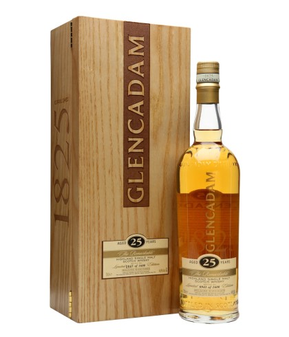 Fles Glencadam 25 Years Old The Remarkable, single malt whisky, op voorraad bij slijterij t Bockje in Bathmen