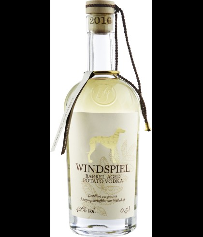 Fles Windspiel Barrel Aged Potato Vodka, aardappelwodka uit de Eifel, op voorraad bij slijterij t Bockje in Bathmen