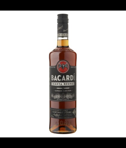 Fles Bacardi Carta Negra, rum, bij slijterij t Bockje in Bathmen