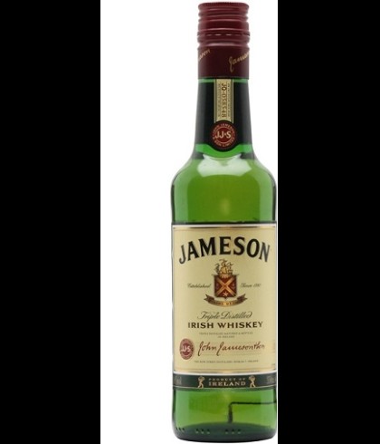 Fles Iers whiskey van Jameson, op voorraad bij slijterij t Bockje in Bathmen