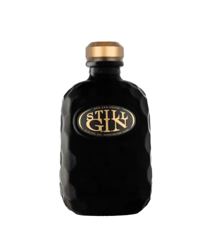 Fles Still G.I.N. By Dre And Snoop, gin, op voorraad bij slijterij ’t Bockje in Bathmen