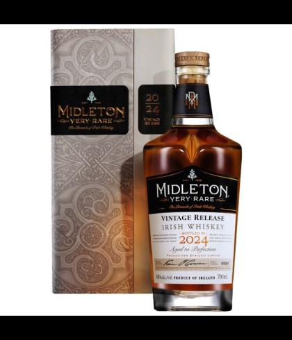 Fles Midleton Very Rare 2024, Ierse whiskey uit Midleton, op voorraad bij slijterij t Bockje in Bathmen