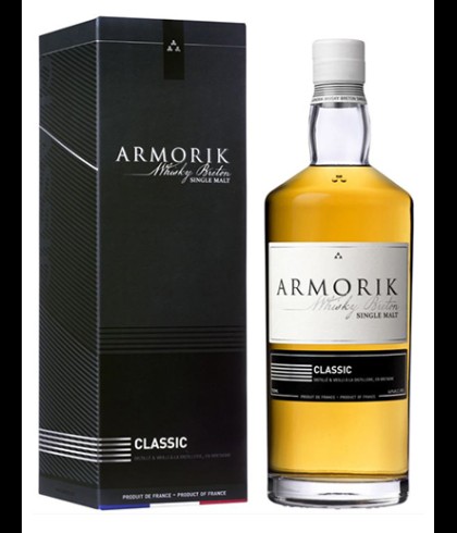 Fles Armorik Classic, single malt whisky, op voorraad bij slijterij t Bockje in Bathmen