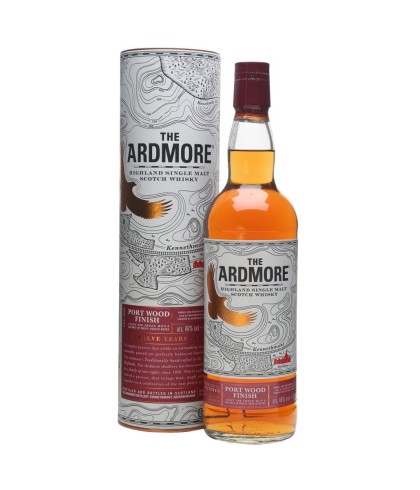 Fles Ardmore 12 Years Old Portwood Finish, geturfde Highland single malt van de Ardmore-distilleerderij, op voorraad bij slijterij t Bockje in Bathmen