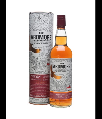 Fles Ardmore 12 Years Old Portwood Finish, geturfde Highland single malt van de Ardmore-distilleerderij, op voorraad bij slijterij t Bockje in Bathmen