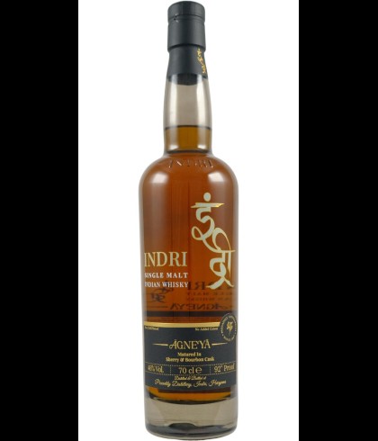 Fles Indiase single malt van Indri, op voorraad bij slijterij t Bockje in Bathmen