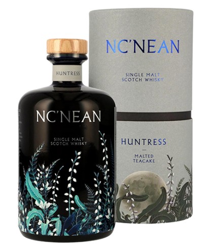 Fles Ncnean Huntress Malted Teacake, Schotse biologische single malt, op voorraad bij slijterij ’t Bockje in Bathmen