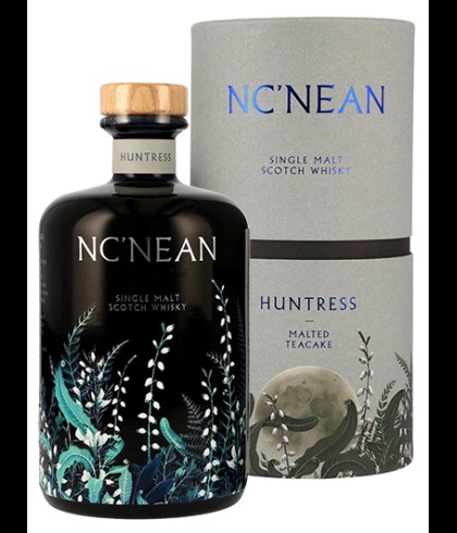 Fles Ncnean Huntress Malted Teacake, Schotse biologische single malt, op voorraad bij slijterij t Bockje in Bathmen