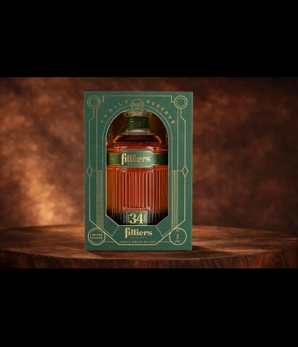 Fles Filliers Single Grain 34 Years Old Family Reserve, single malt whisky, op voorraad bij slijterij t Bockje in Bathmen