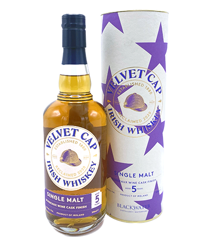 Fles Velvet Cap 5Y Bordeaux Wine Cask Finish, whisky, op voorraad bij slijterij t Bockje in Bathmen