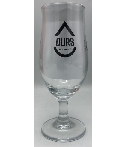 Glas DURS bierglas op voet van Durs Bierglas, bij slijterij ’t Bockje in Bathmen