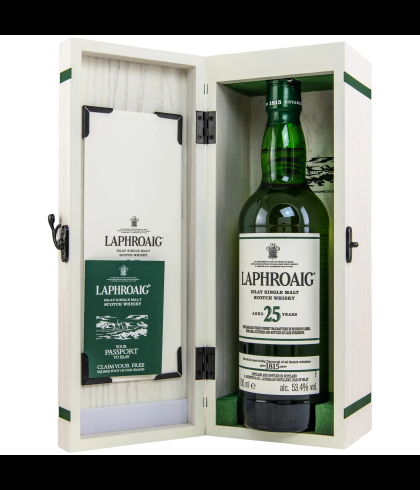 Fles Islay single malt van Laphroaig, op voorraad bij slijterij t Bockje in Bathmen