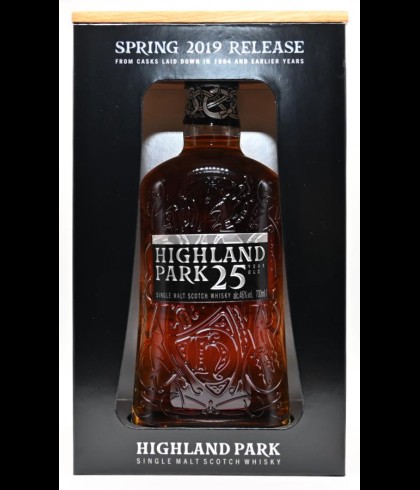 Fles Highland Park 25 Years Old, single malt whisky, op voorraad bij slijterij t Bockje in Bathmen