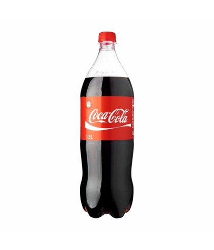 Fles Coca Cola 1,5L van Coca Cola, bij slijterij ’t Bockje in Bathmen