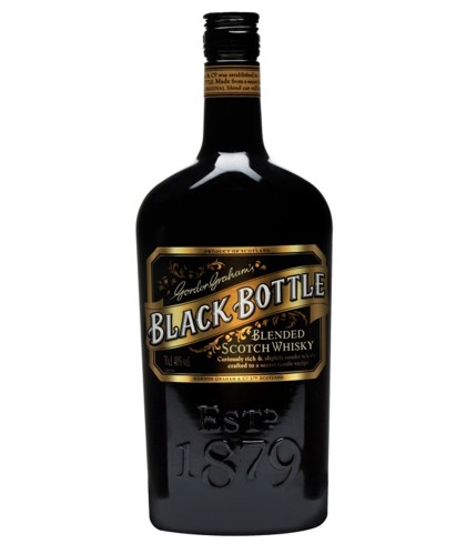 Fles Black Bottle, single malt whisky, op voorraad bij slijterij t Bockje in Bathmen