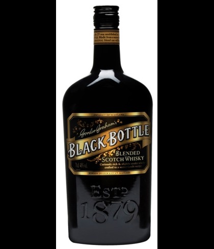 Fles Black Bottle, single malt whisky, op voorraad bij slijterij t Bockje in Bathmen