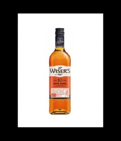 Fles J.P. Wiser's 10 Years Old Triple Barrel, whisky, op voorraad bij slijterij t Bockje in Bathmen
