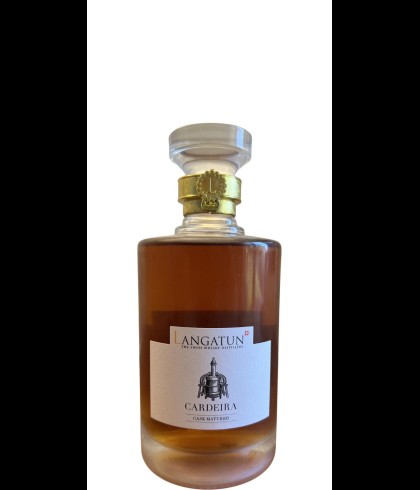 Fles Zwitserse whisky van Langatun, op voorraad bij slijterij t Bockje in Bathmen