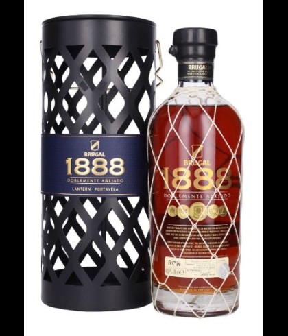 Fles Brugal 1888 Lantern Pack, rum, op voorraad bij slijterij t Bockje in Bathmen