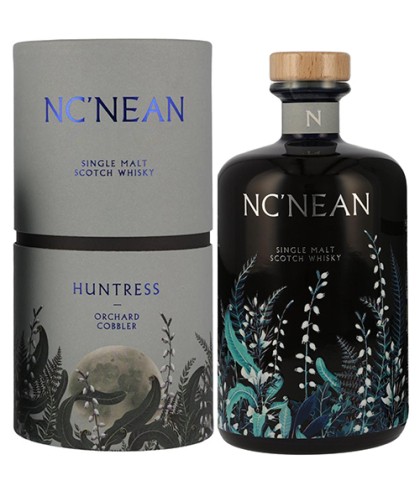 Fles Ncnean Huntress Lemon Meadow, Schotse biologische single malt, op voorraad bij slijterij ’t Bockje in Bathmen