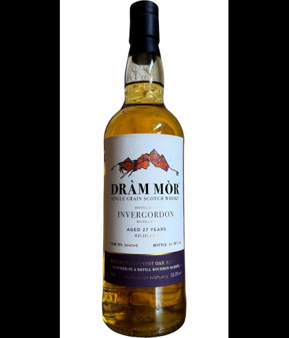 Fles Schotse graanwhisky van Invergordon, op voorraad bij slijterij t Bockje in Bathmen
