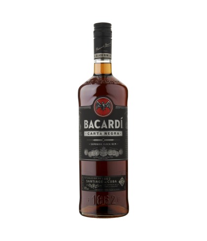 Fles Bacardi Carta Negra, rum, bij slijterij t Bockje in Bathmen