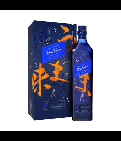 Fles blended Scotch van Johnnie Walker, op voorraad bij slijterij t Bockje in Bathmen
