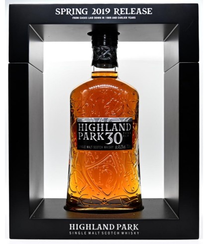 Fles Highland Park 30 Years Old, single malt whisky, op voorraad bij slijterij t Bockje in Bathmen