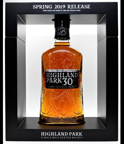 Fles Highland Park 30 Years Old, single malt whisky, op voorraad bij slijterij t Bockje in Bathmen