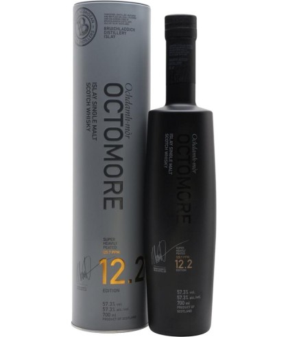 Fles Octomore 12.2, zwaar geturfde Islay single malt, op voorraad bij slijterij t Bockje in Bathmen
